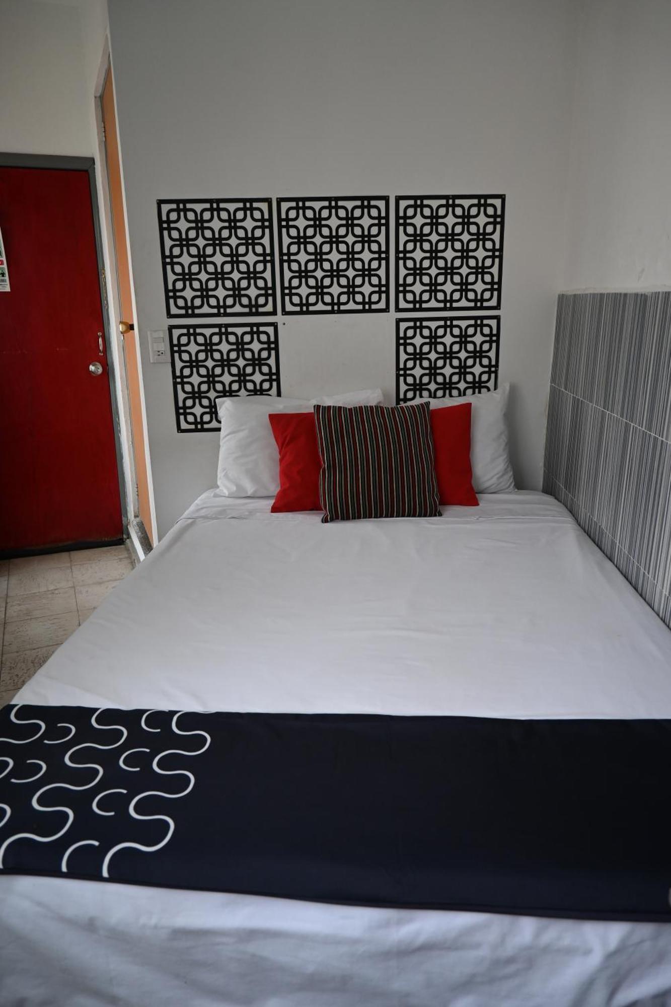 La Coleccion, Universidad De Guanajuato, Centro Hotel 4*
